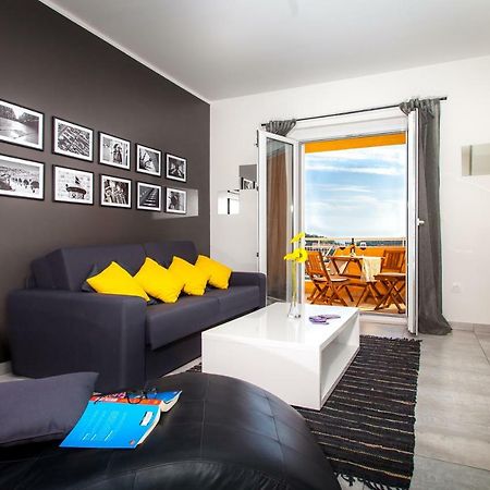 Two Bedroom Apartment With A Sea View & A Balcony 두브로브니크 외부 사진