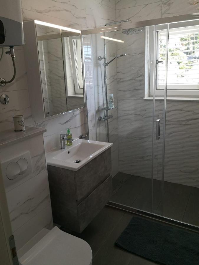 Two Bedroom Apartment With Sea View & Balcony 두브로브니크 외부 사진