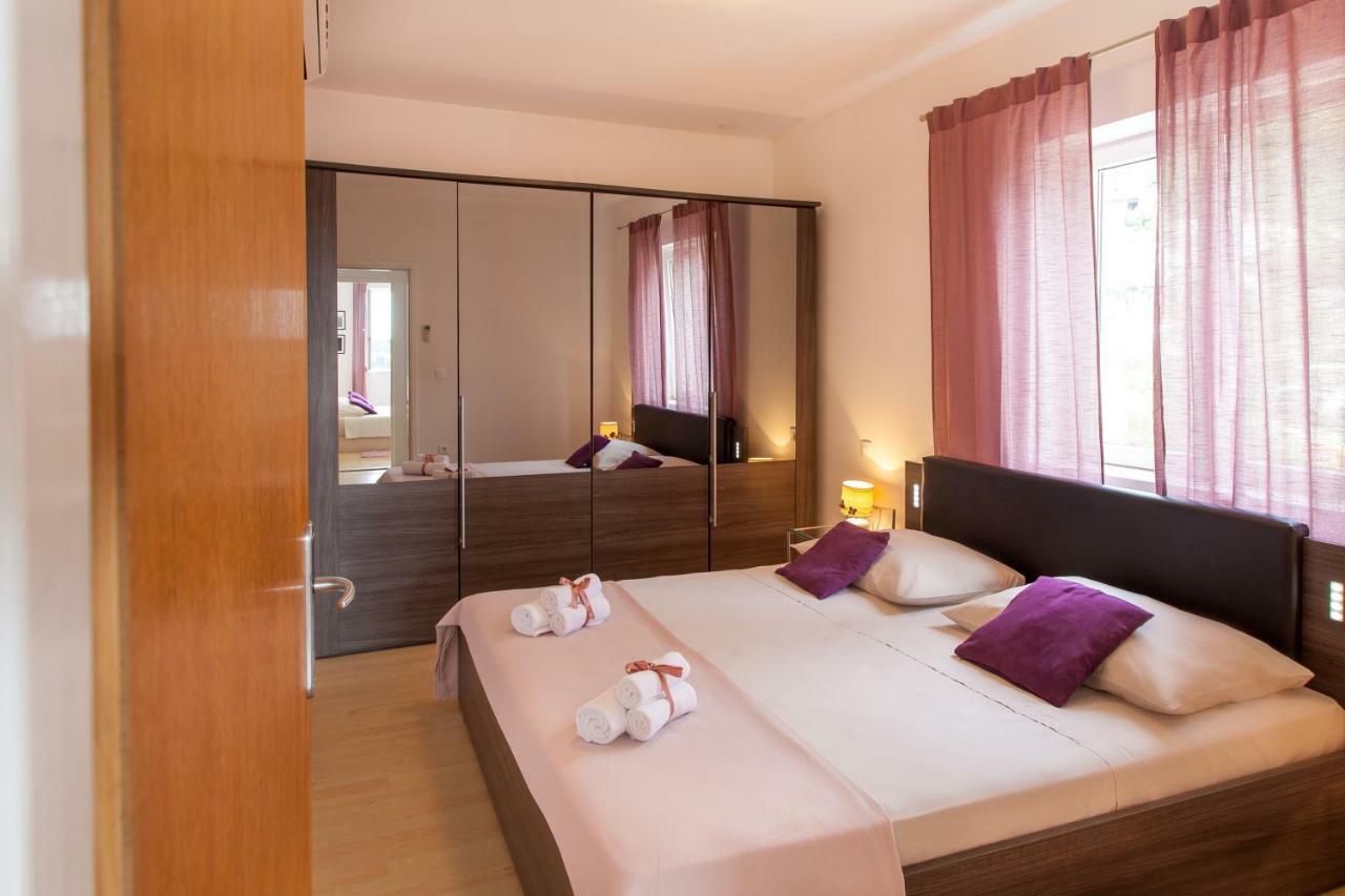 Two Bedroom Apartment With A Sea View & A Balcony 두브로브니크 외부 사진